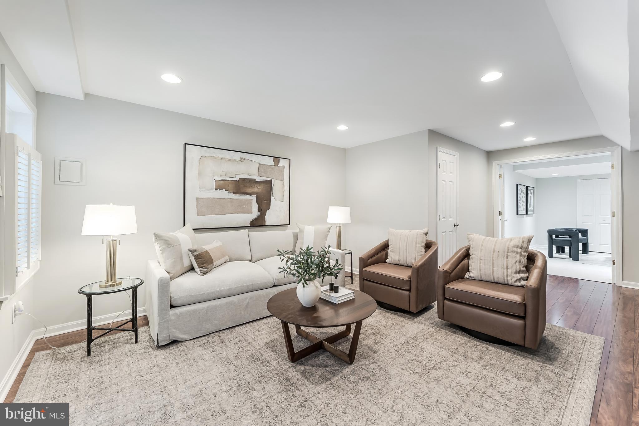 RESTON - Residential
