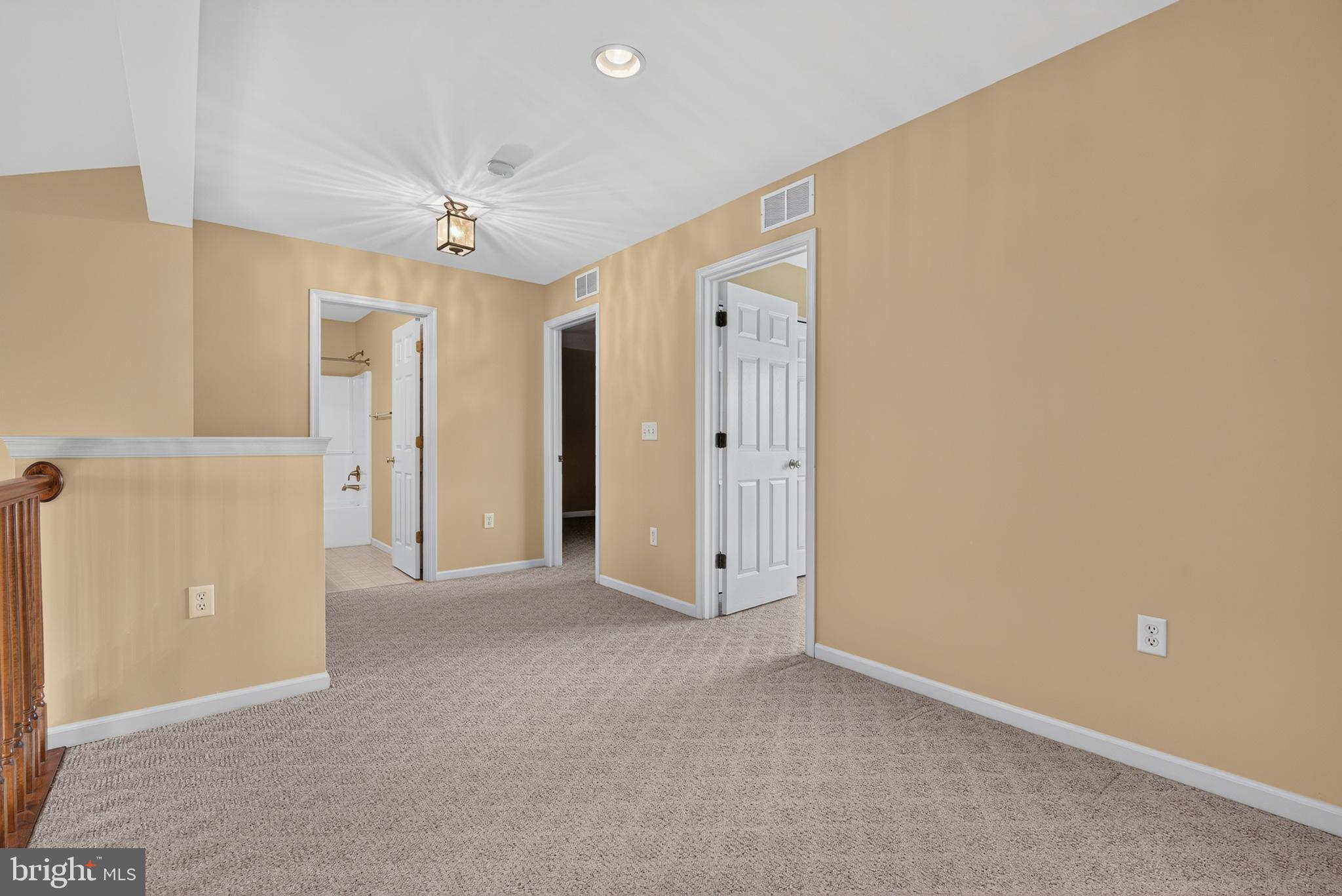 THE OAKS - Residential