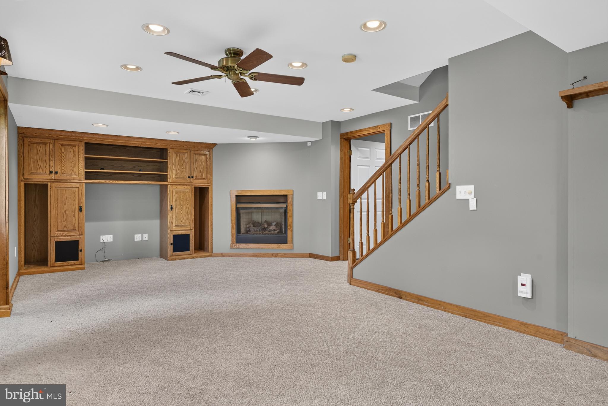 THE OAKS - Residential