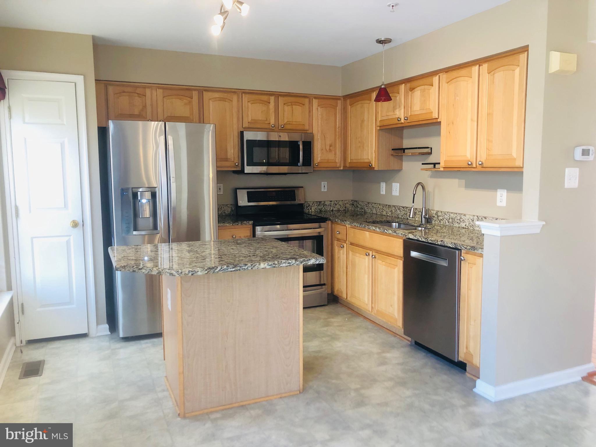 VILLAGE TOWNS - Residential Lease