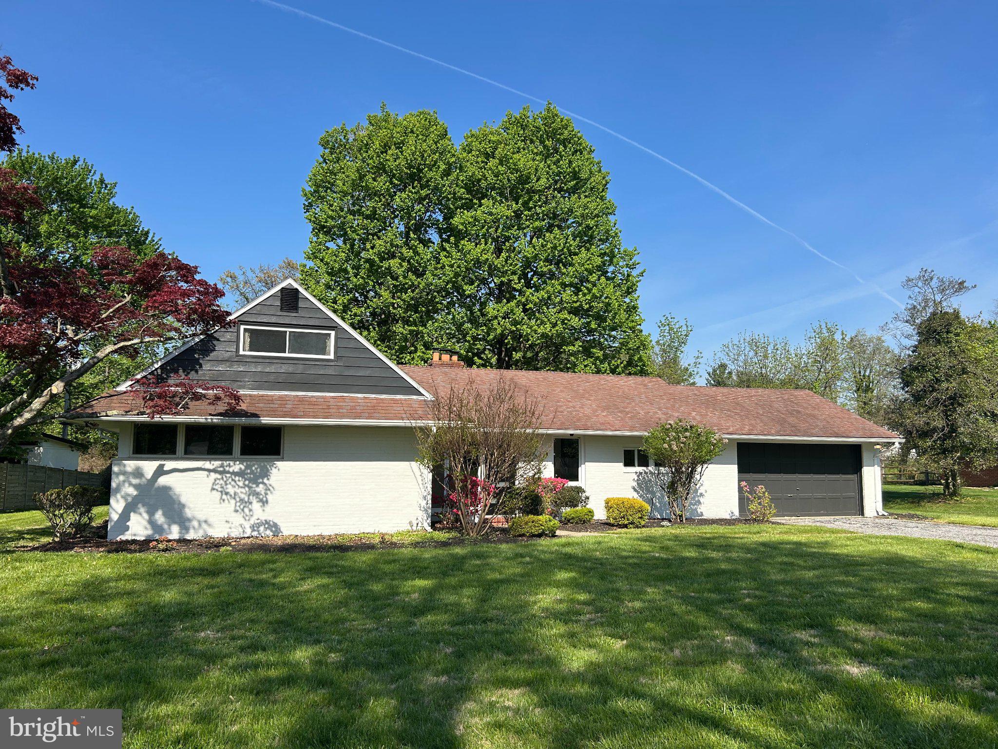 LONG MEADOW ESTATES - Residential