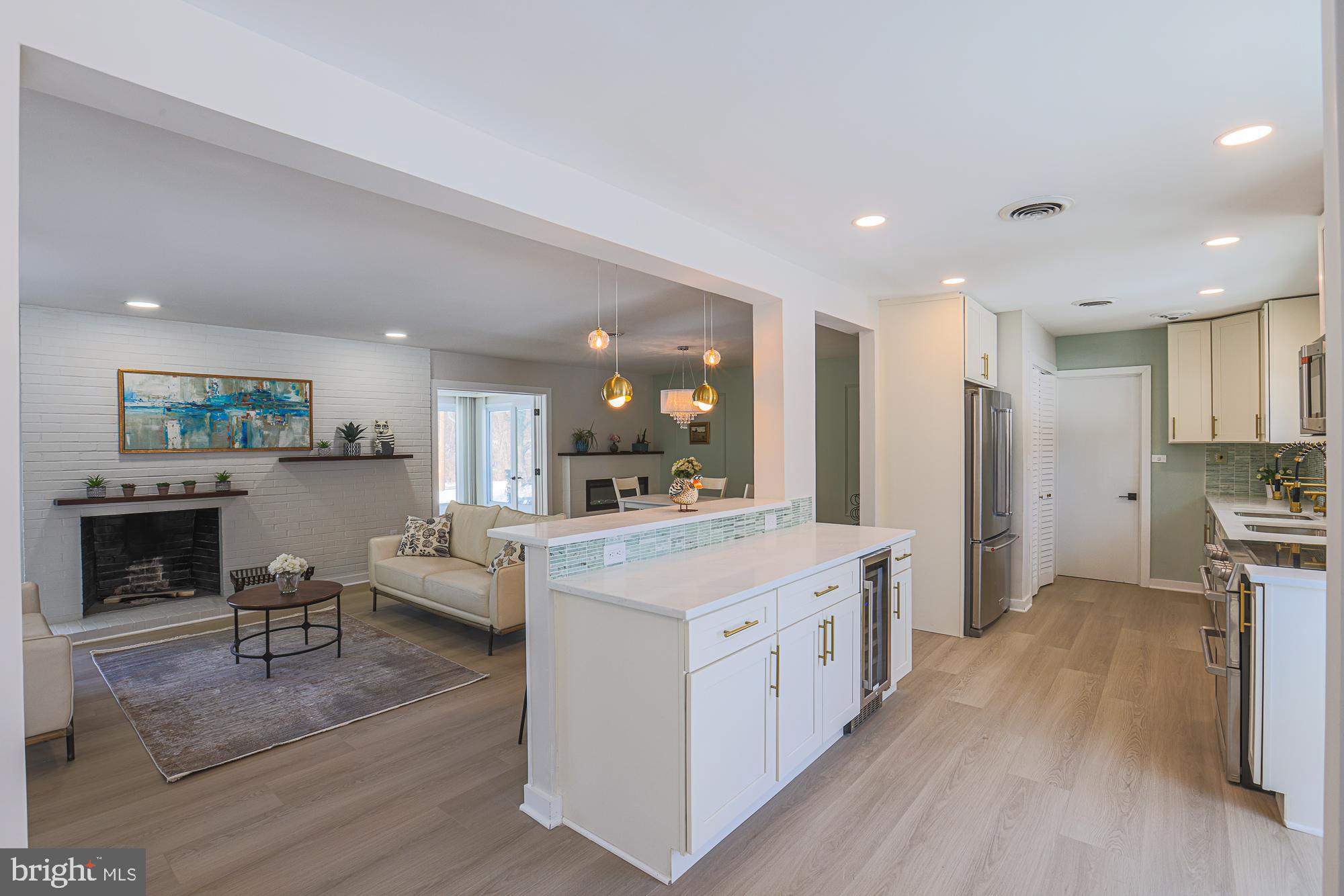 LONG MEADOW ESTATES - Residential