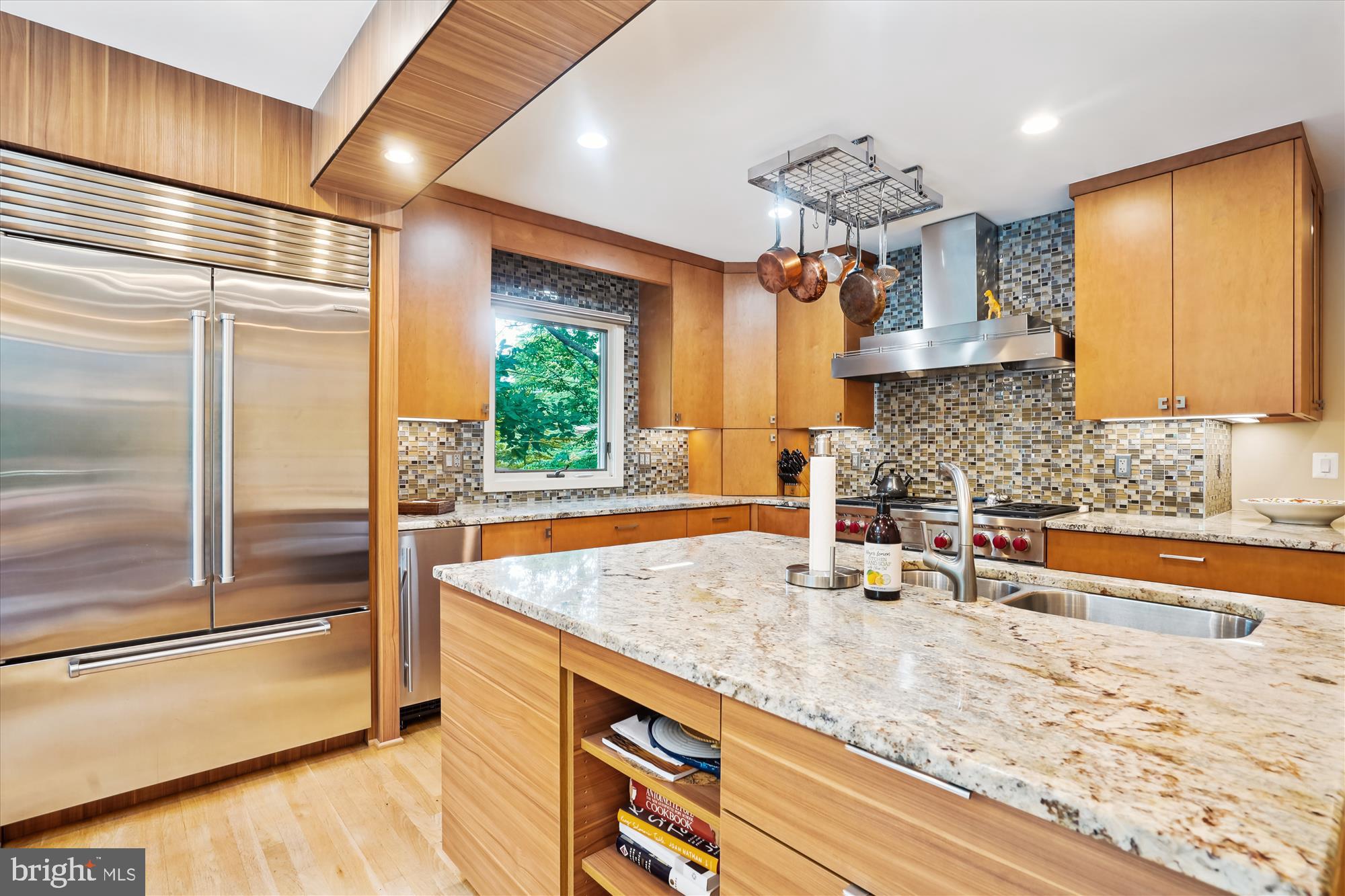 LAKE BARCROFT - Residential