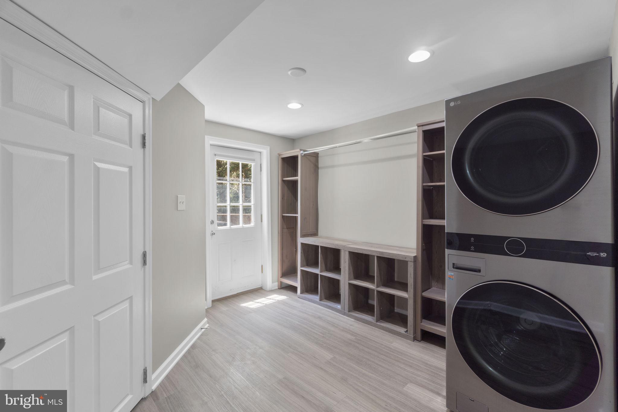 CARROLL SQUARE - Residential