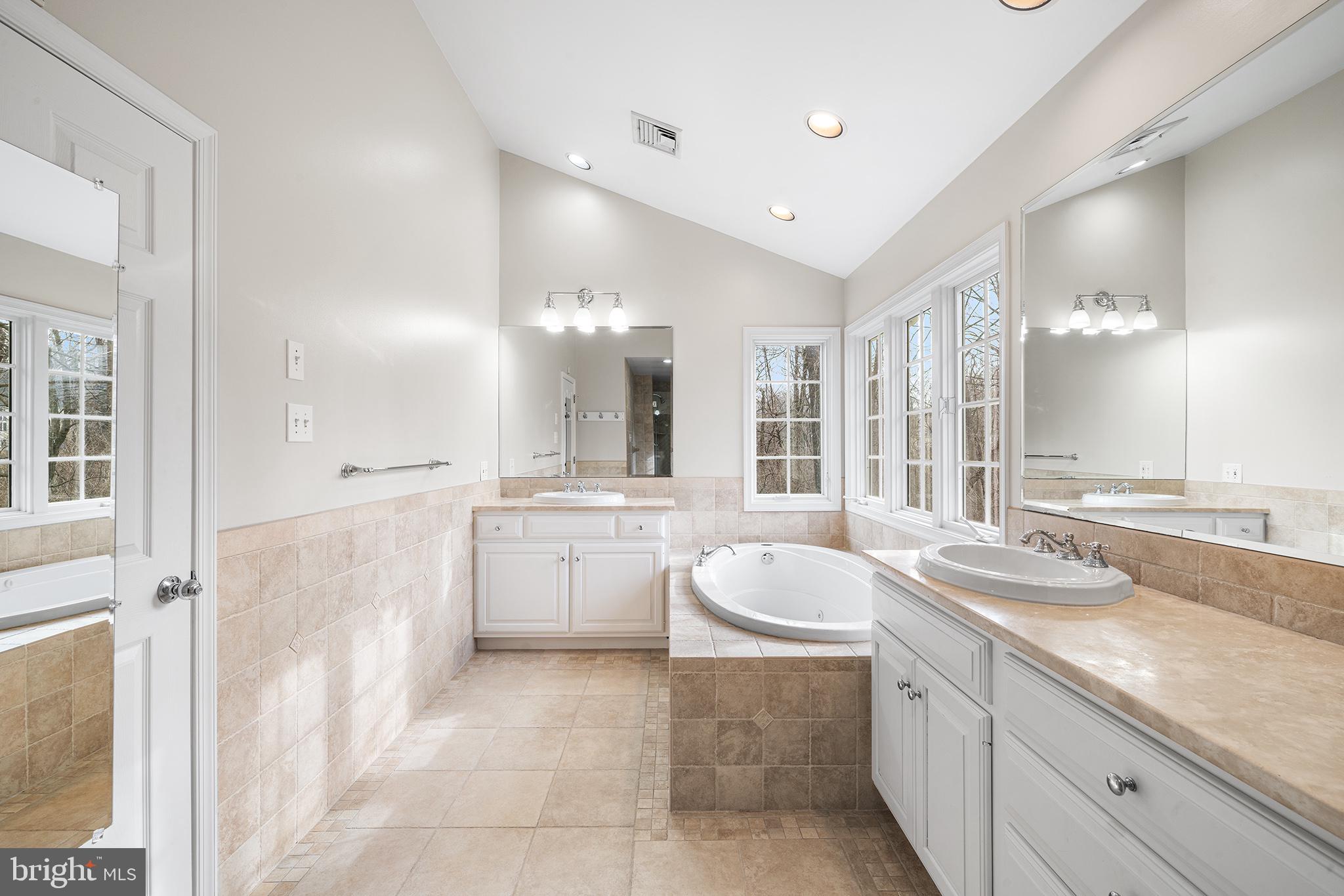 WHITEHORSE - Residential