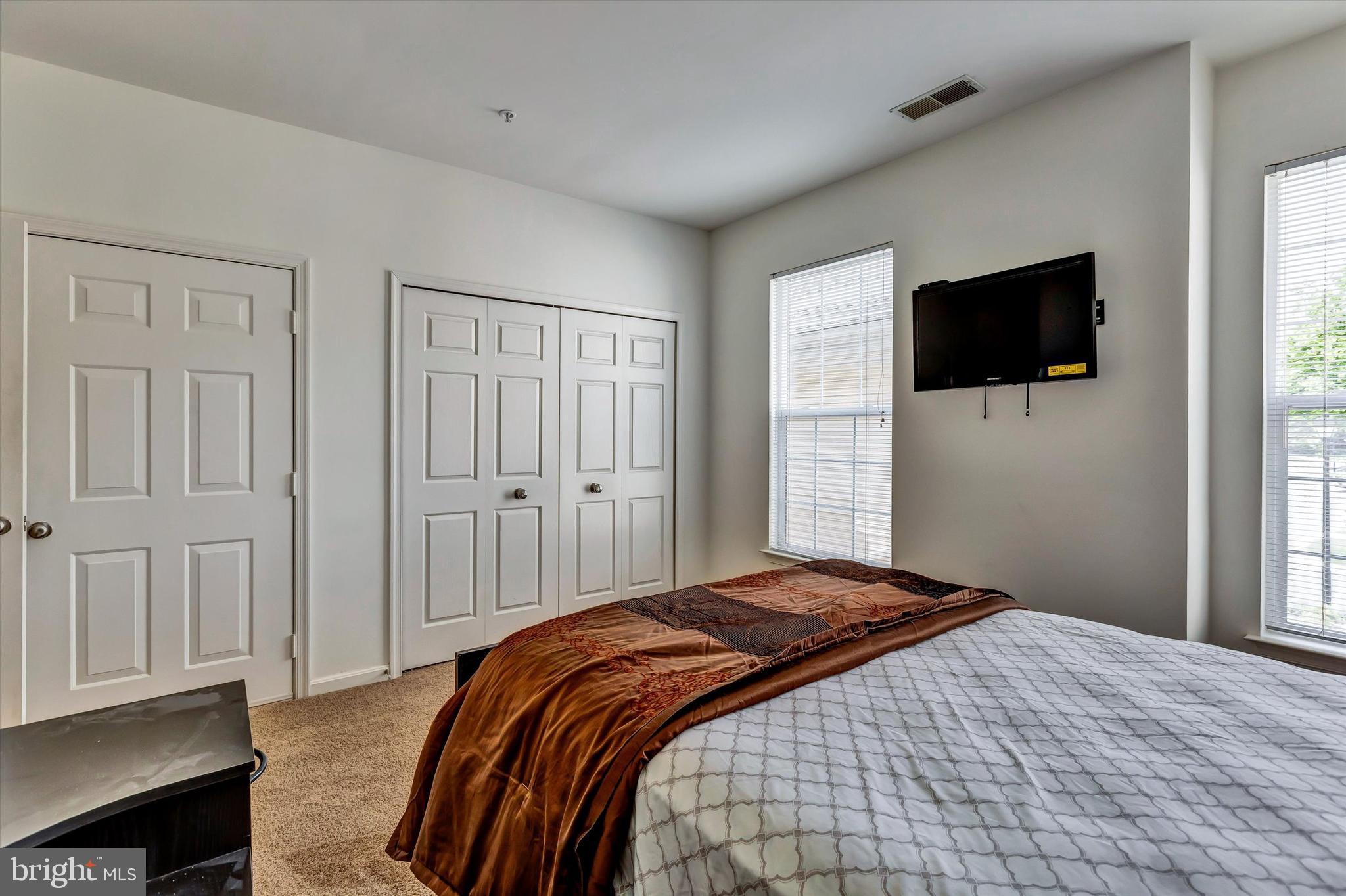 HOLLINGTON - Residential