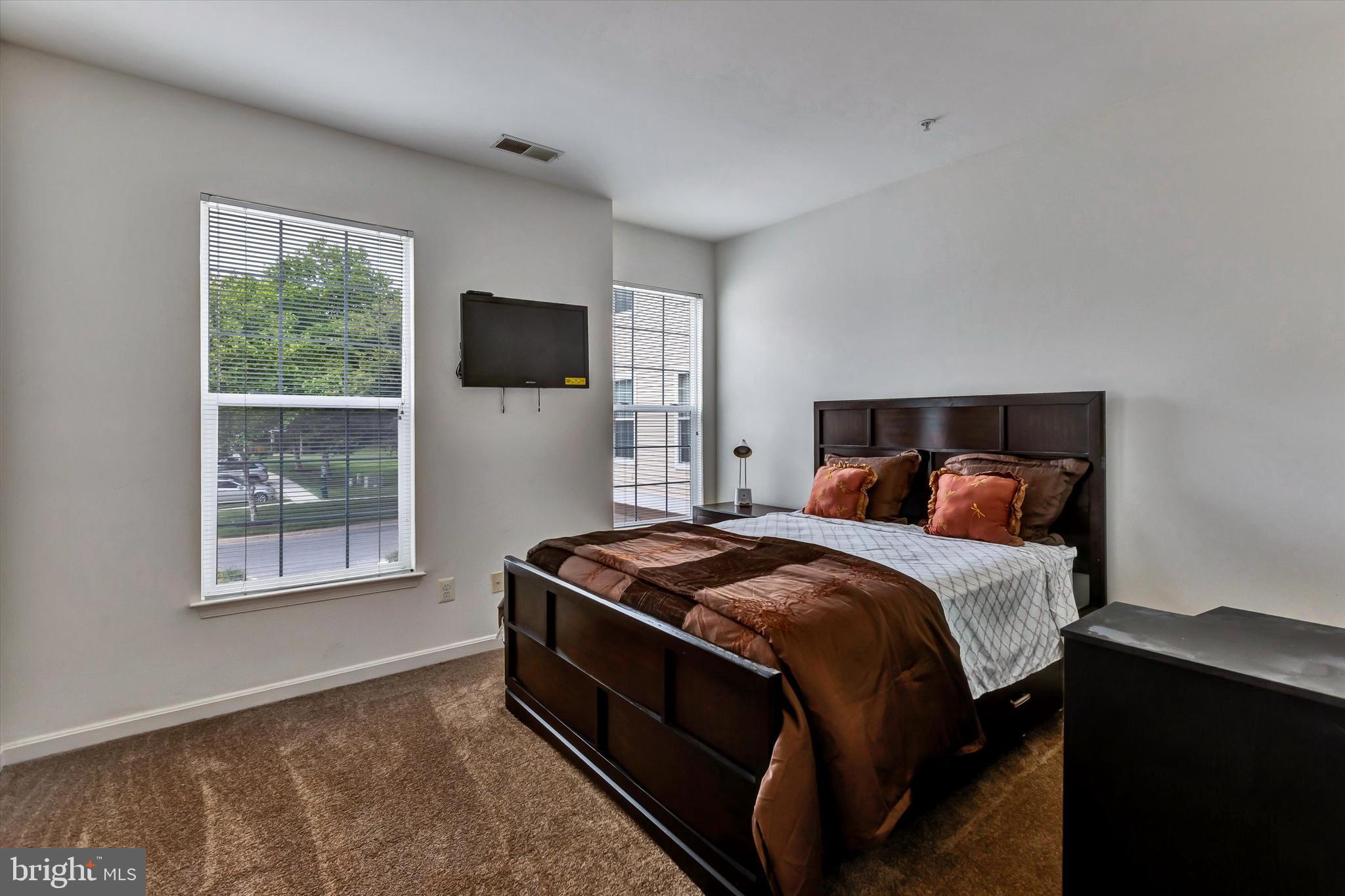 HOLLINGTON - Residential