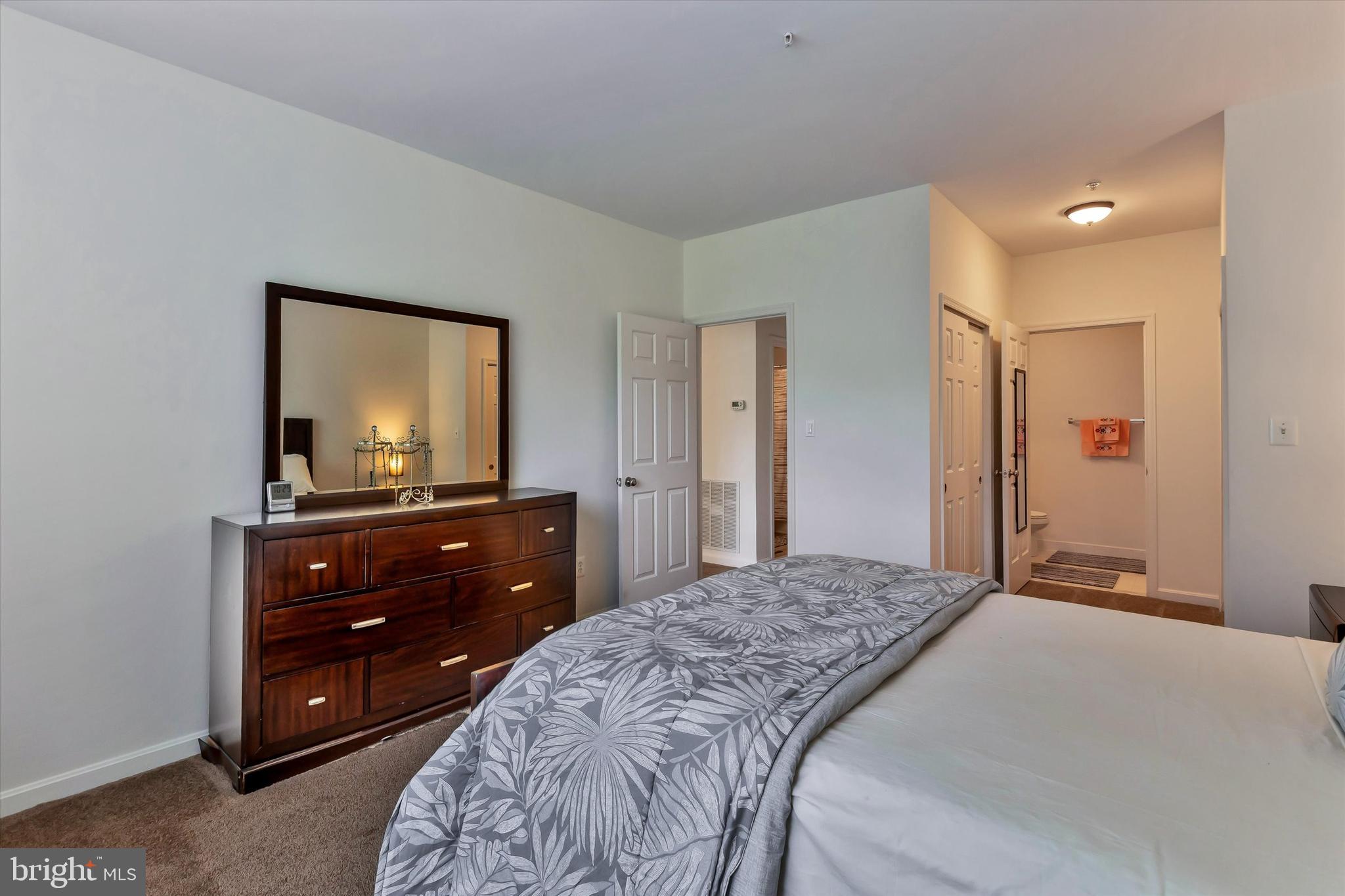 HOLLINGTON - Residential