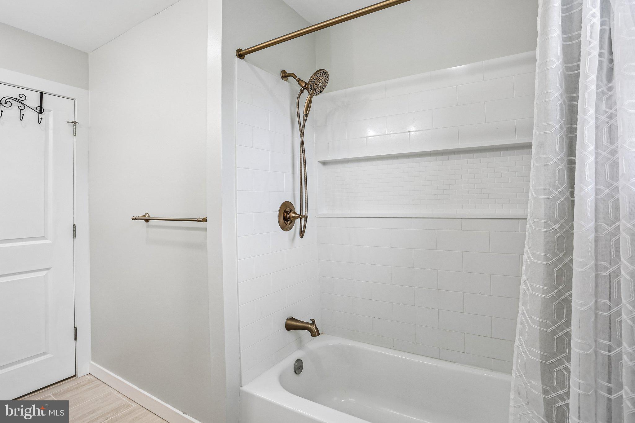 FAIRBRIDGE - Residential
