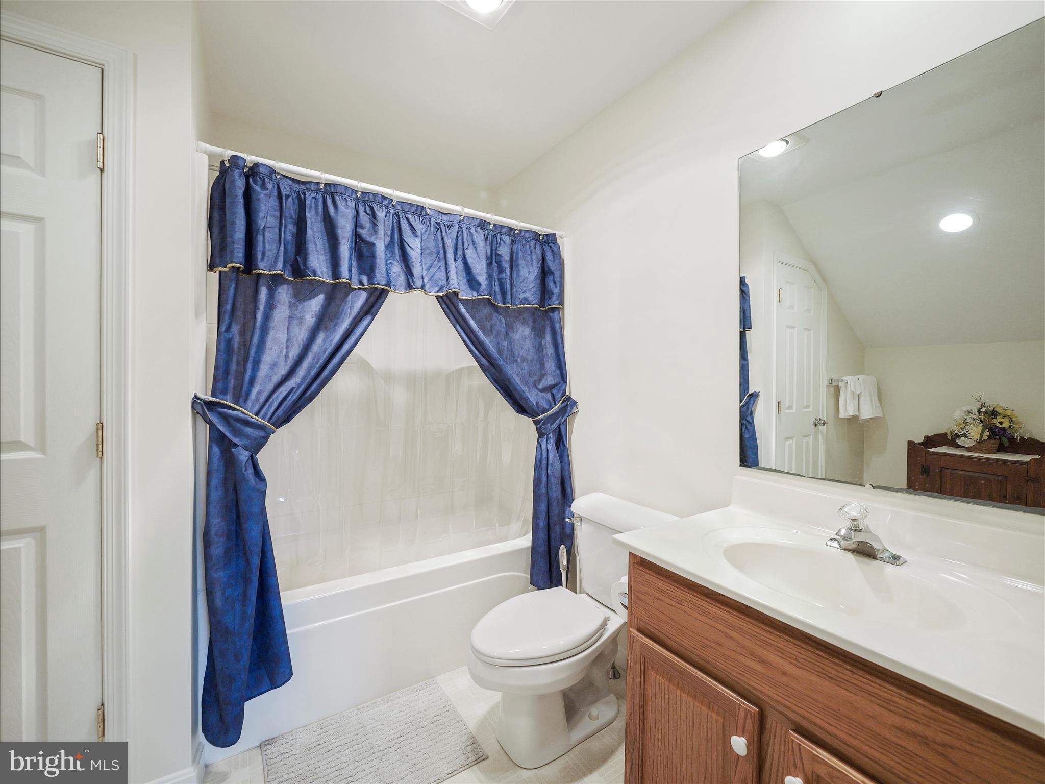 WHITETAIL MOUNTAINSIDE HOMES - Residential