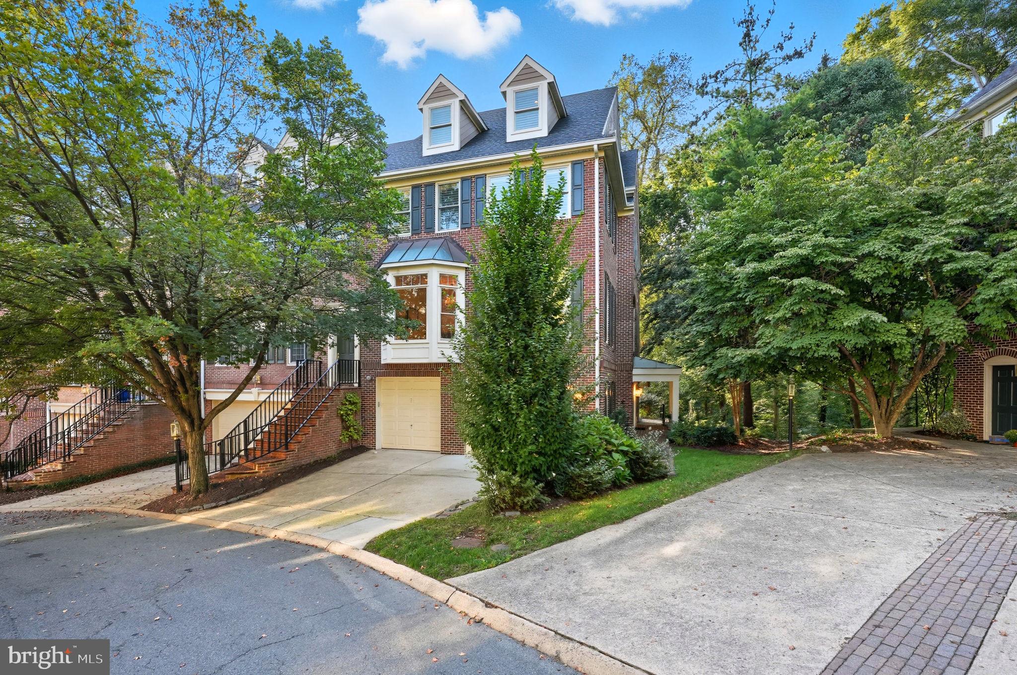 HILLCREST - Residential