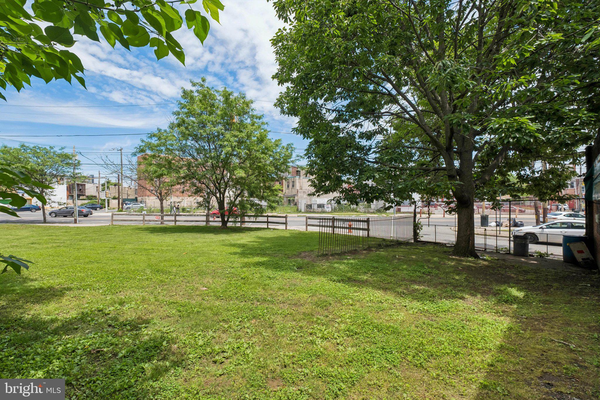 UNIVERSITY CITY - Land