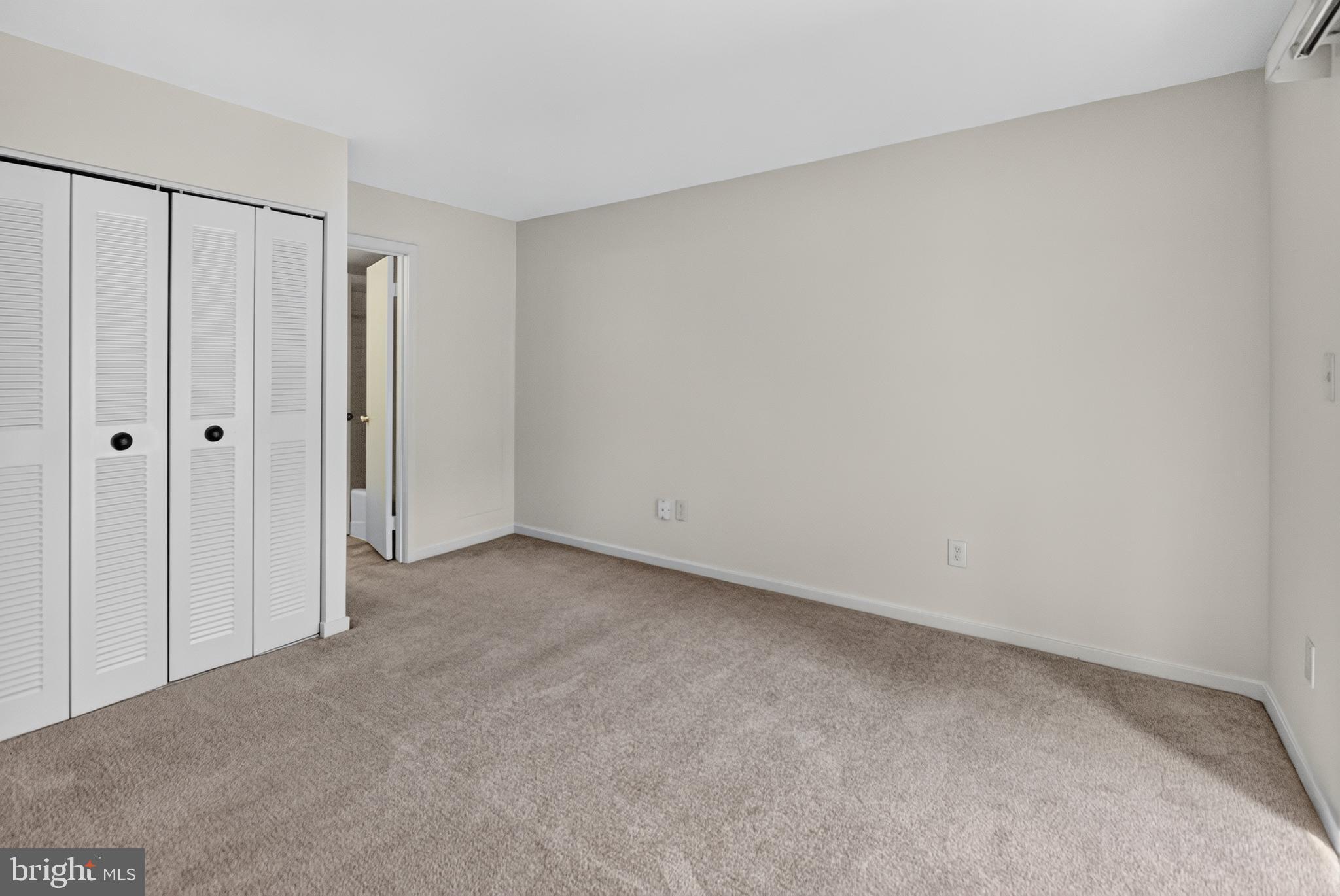 CHRISTOPHER COURT - Residential