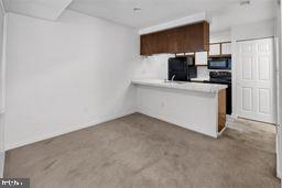 CHRISTOPHER COURT - Residential