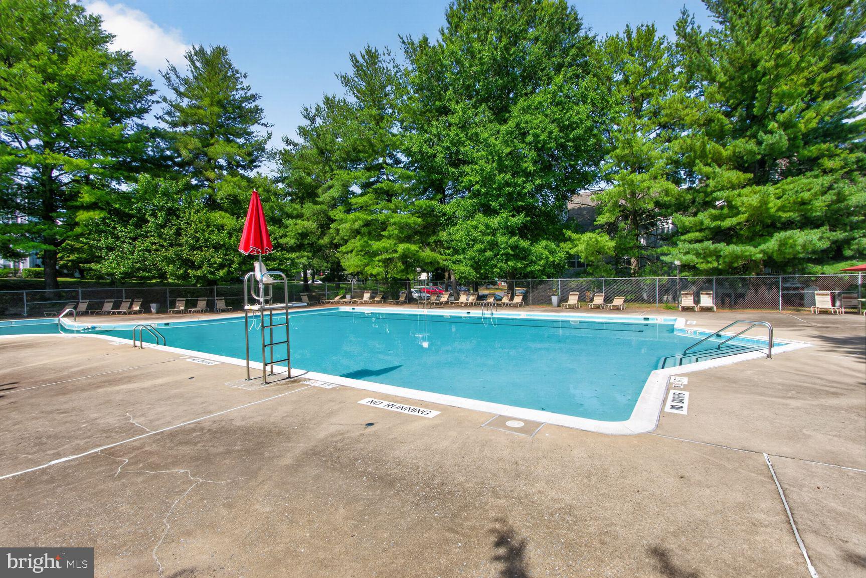 CHRISTOPHER COURT - Residential