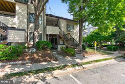 CHRISTOPHER COURT - Residential