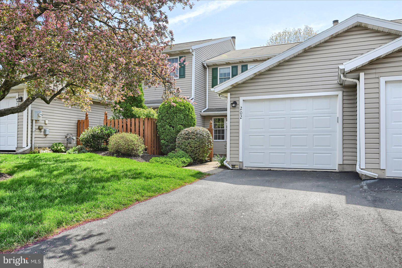 STONEGATE VILLAGE CONDO - Residential