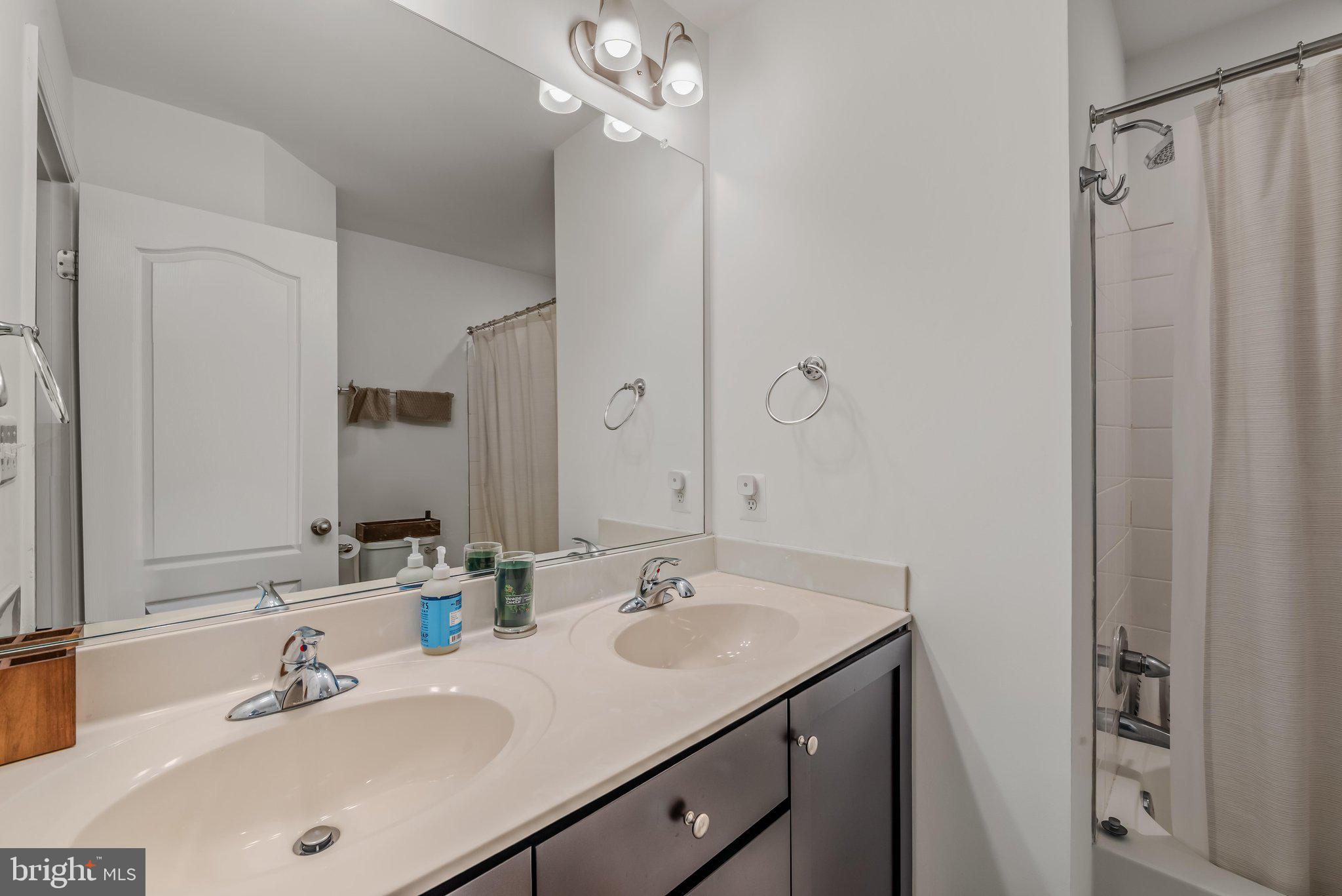 MCCAULEY CROSSING - Residential