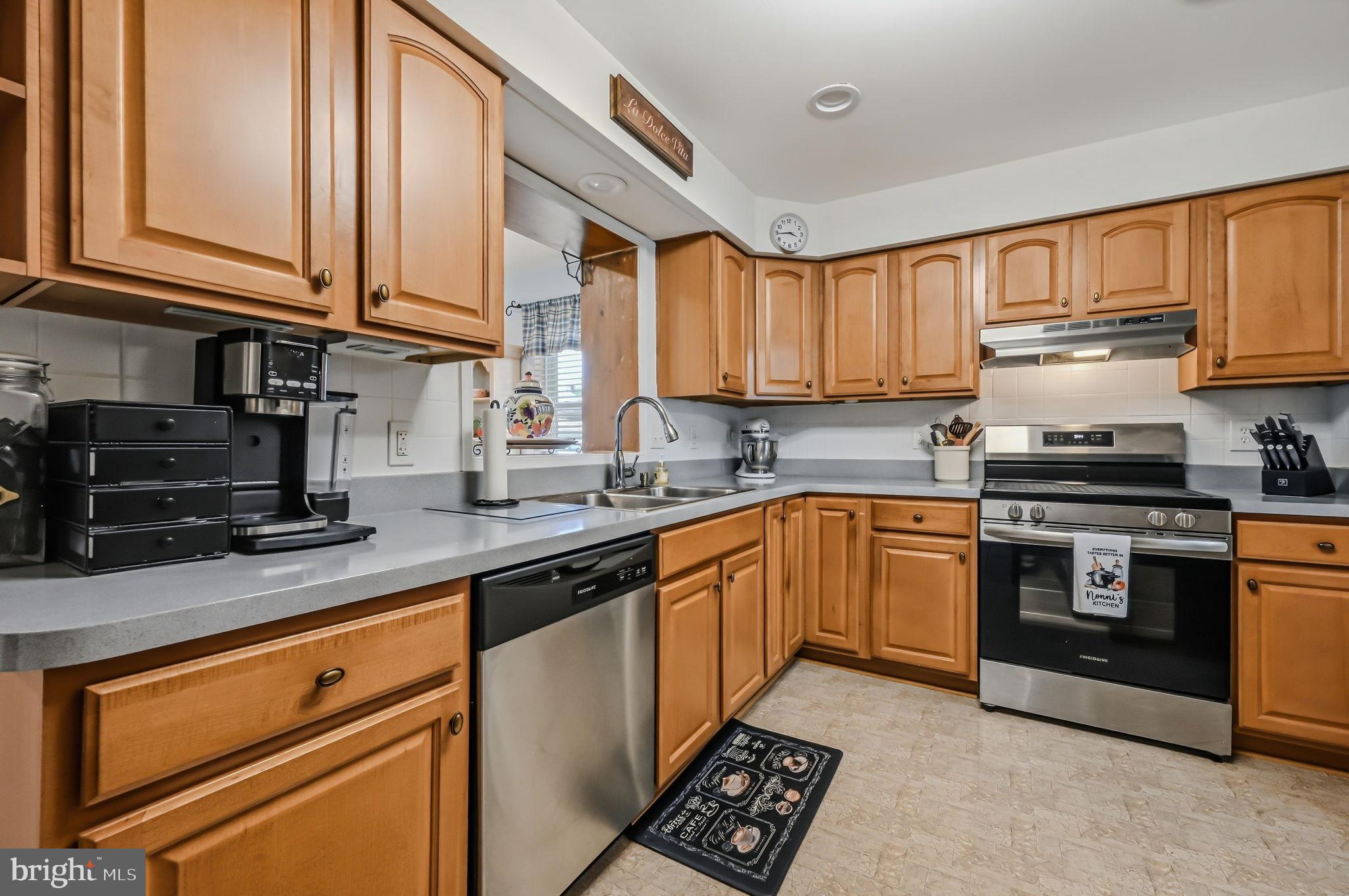 FAIRFAX - Residential