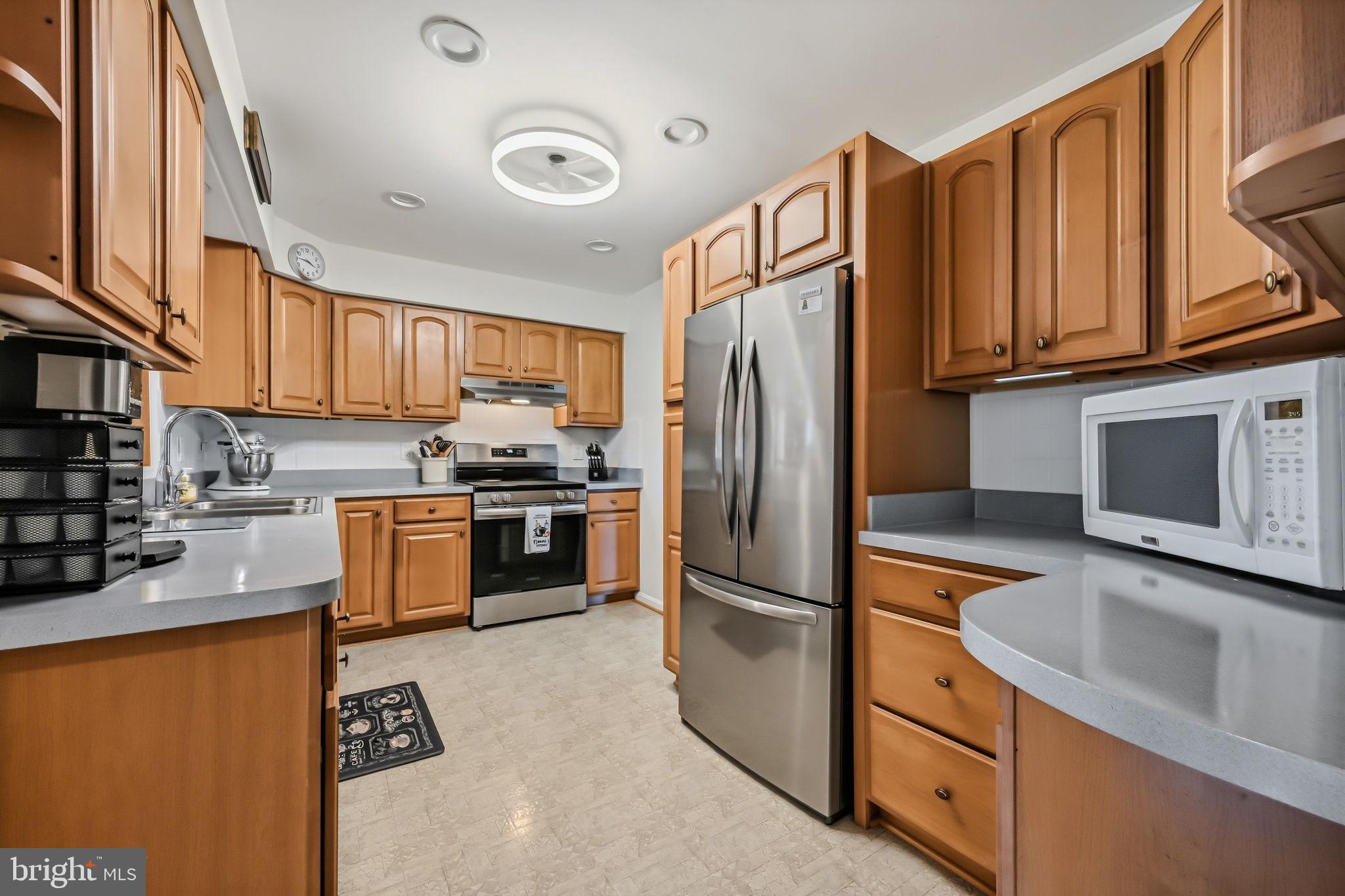 FAIRFAX - Residential