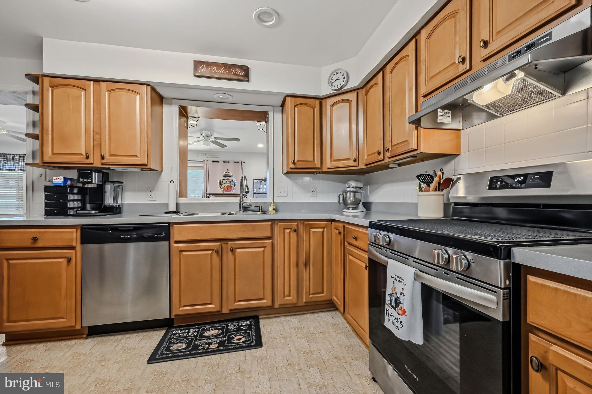 FAIRFAX - Residential