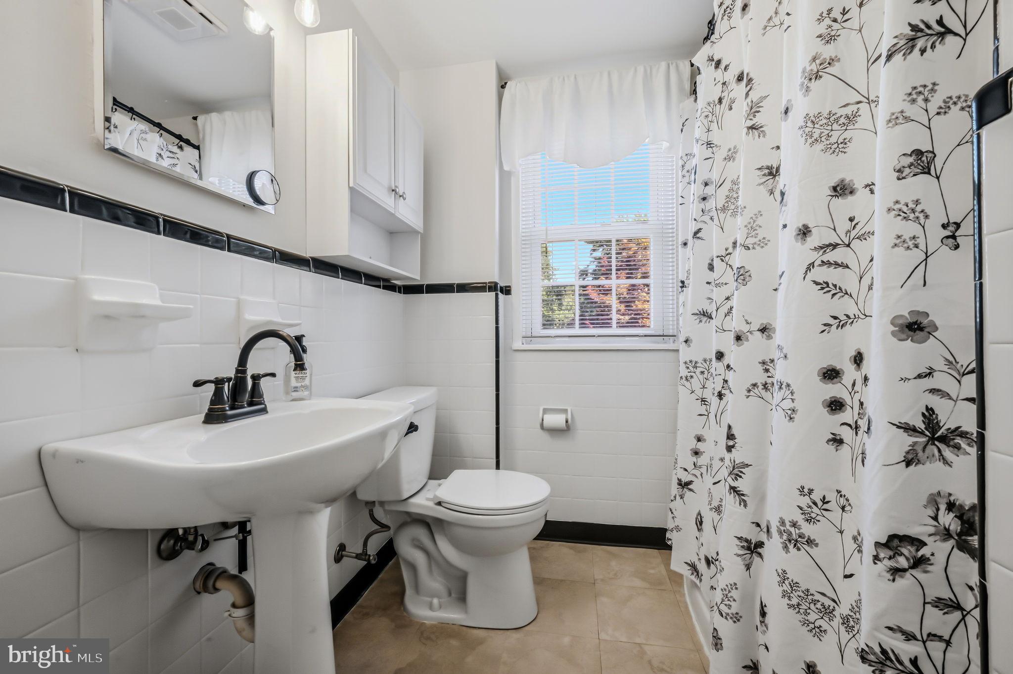 FAIRFAX - Residential