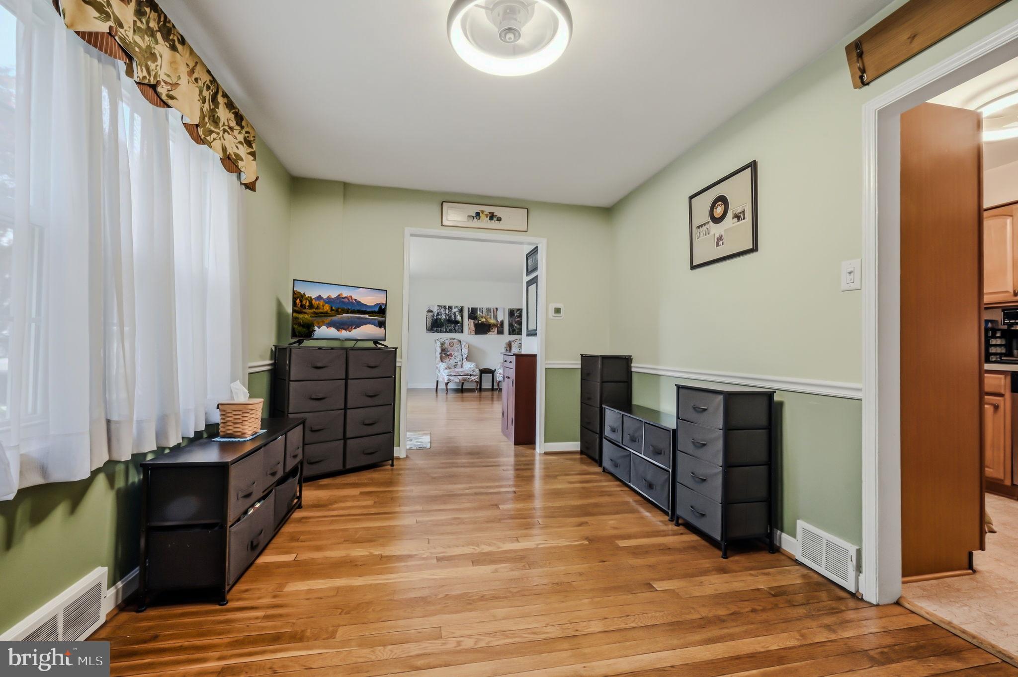 FAIRFAX - Residential