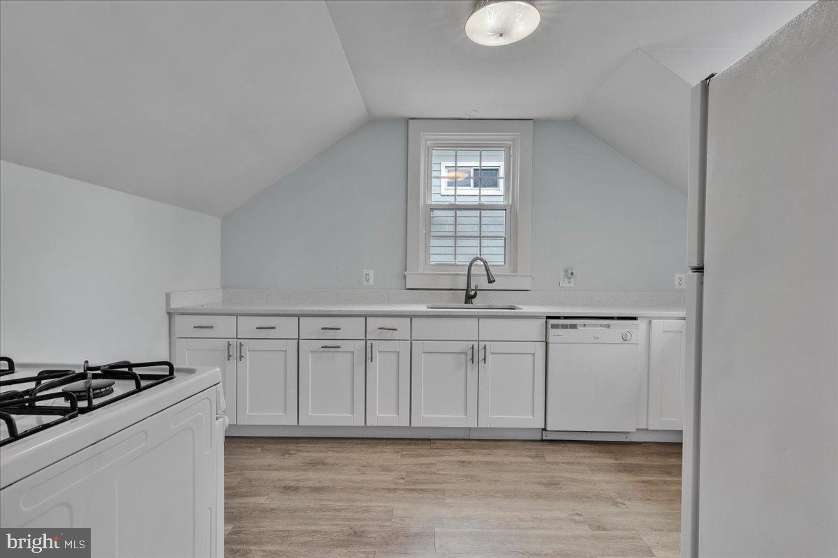 LYON PARK - Residential Lease
