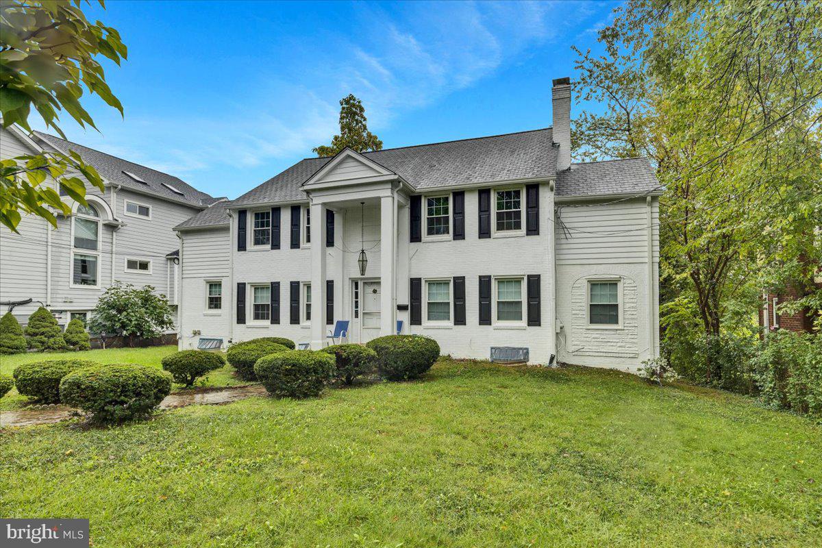 LYON PARK - Residential Lease