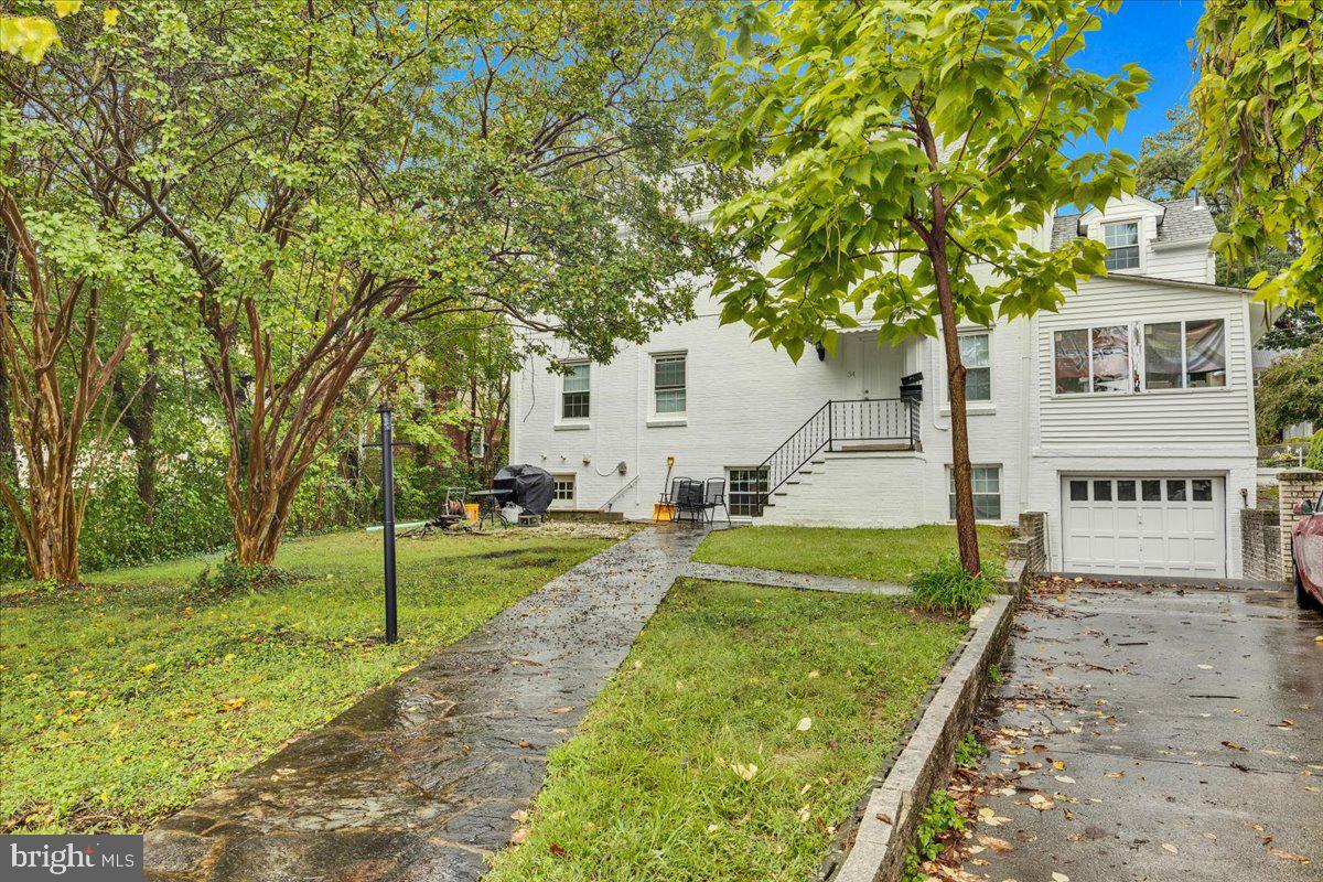 LYON PARK - Residential Lease