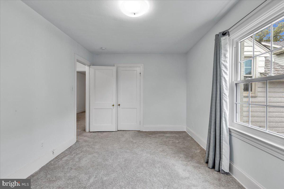 LYON PARK - Residential Lease
