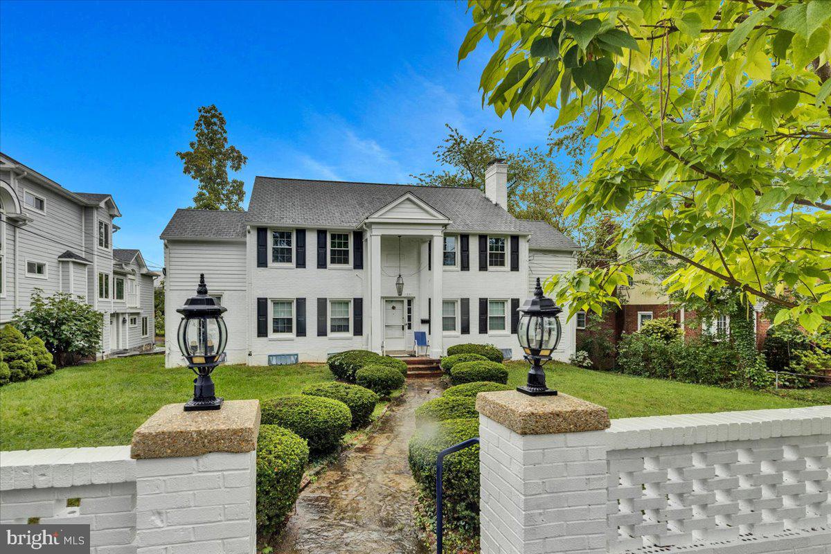 LYON PARK - Residential Lease