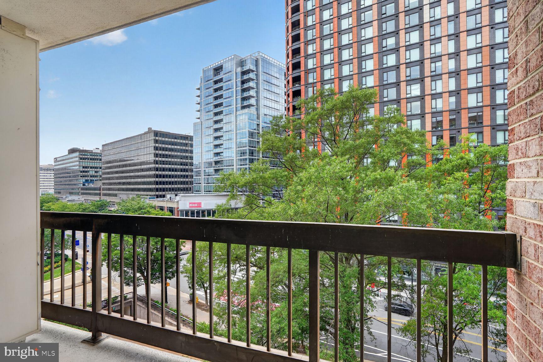 CRYSTAL PARK - Residential