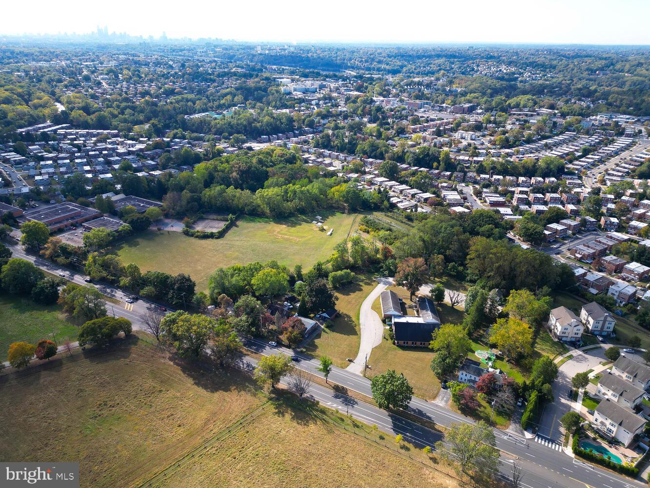 ROXBOROUGH - Land