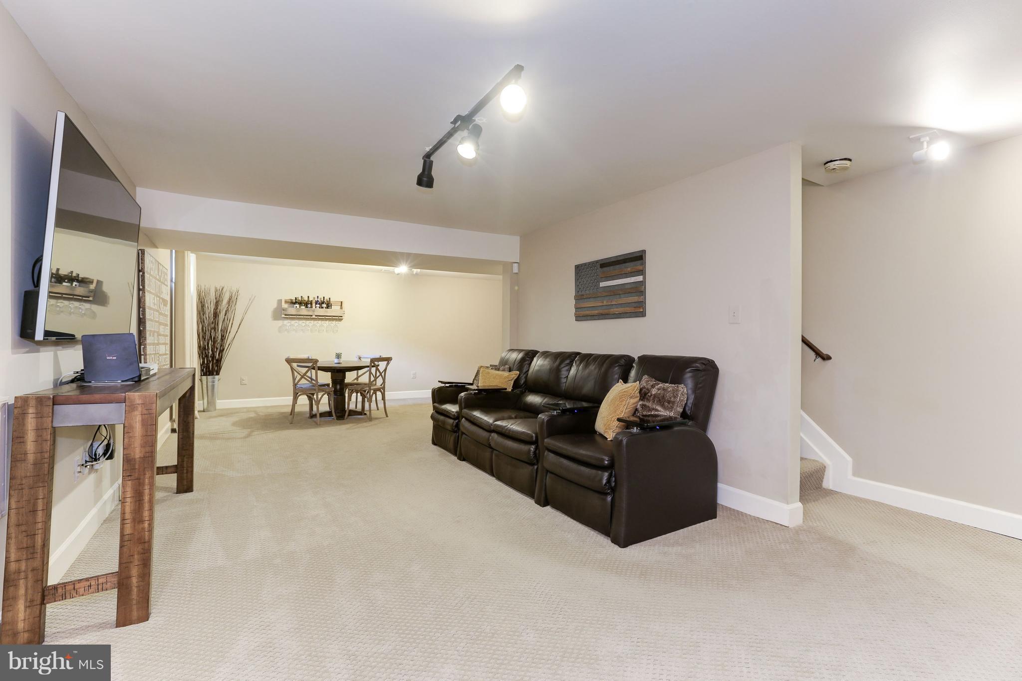 GRAYS OAKTON - Residential