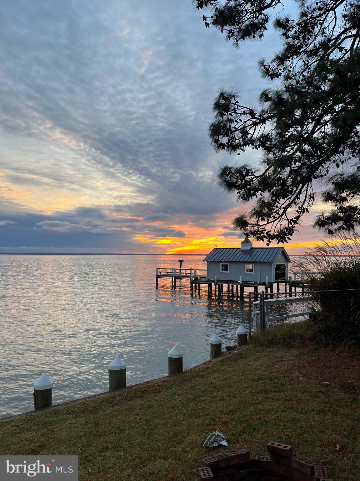 COBB ISLAND - Residential