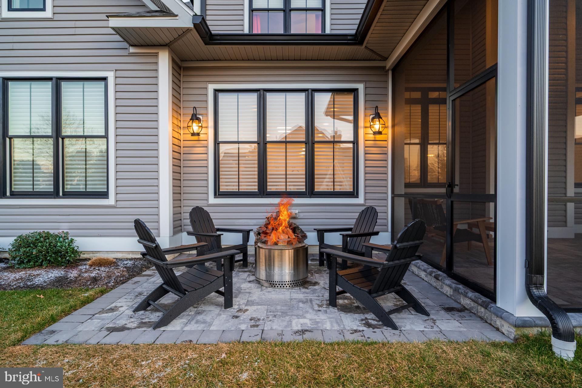 BAY COLONY - Residential