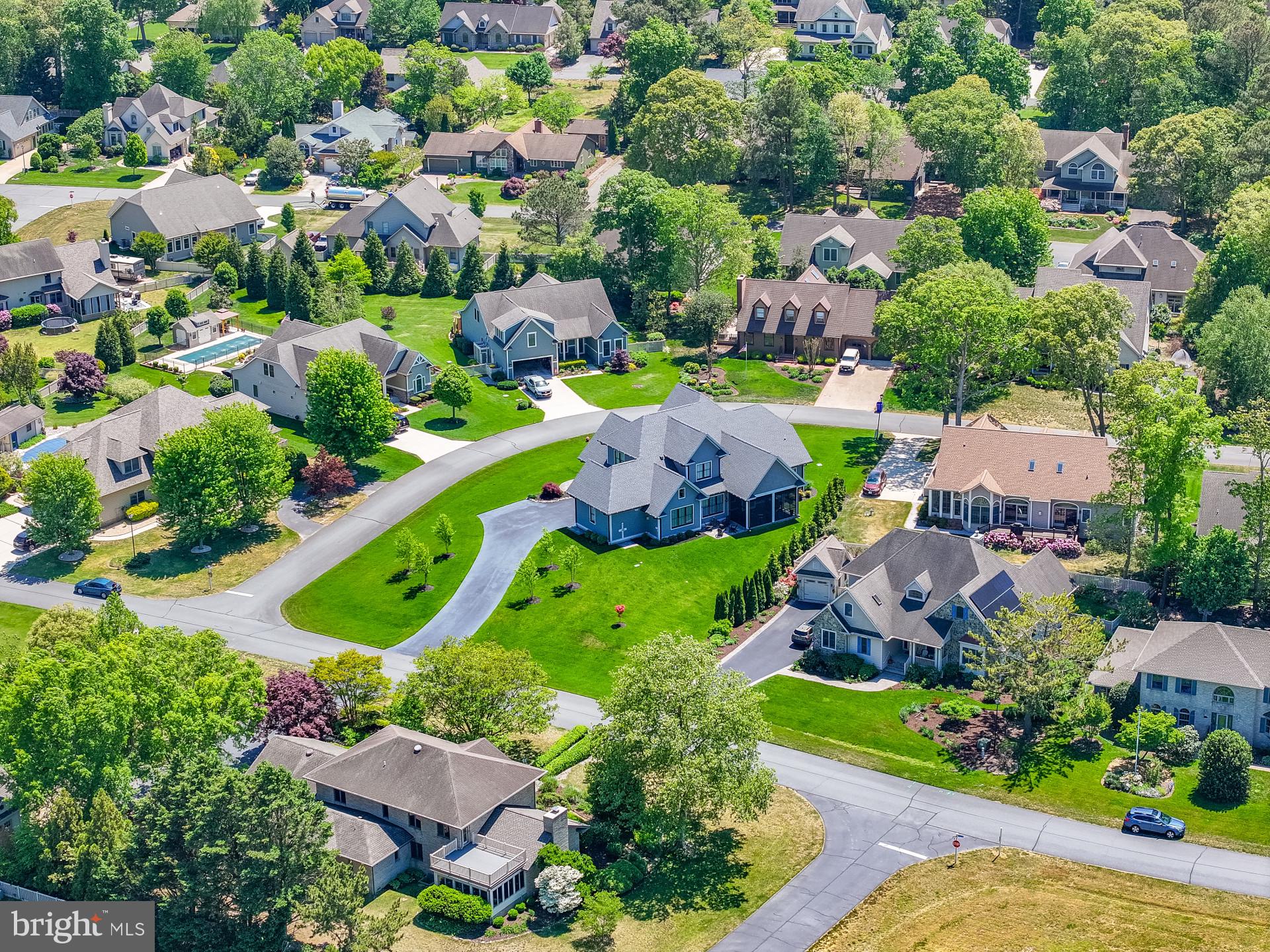BAY COLONY - Residential