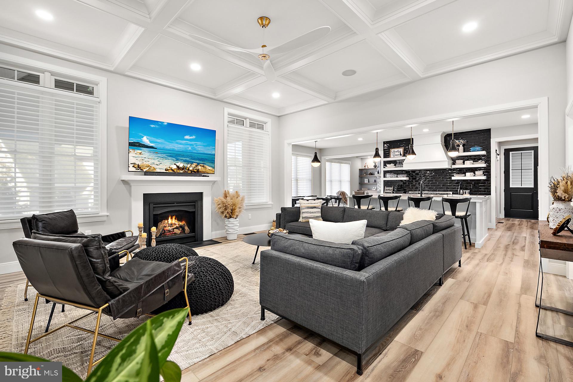 BAY COLONY - Residential