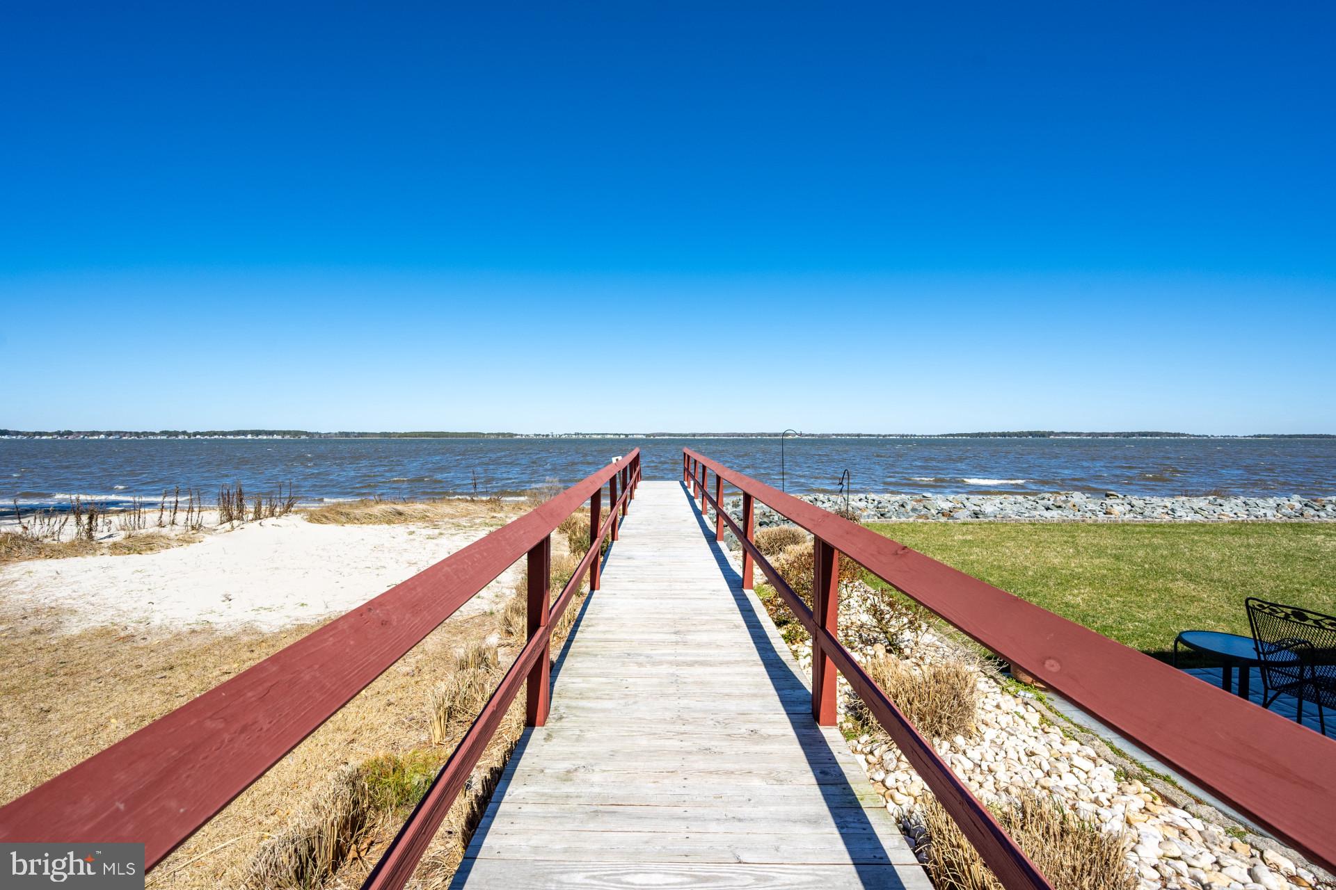 BAY COLONY - Residential
