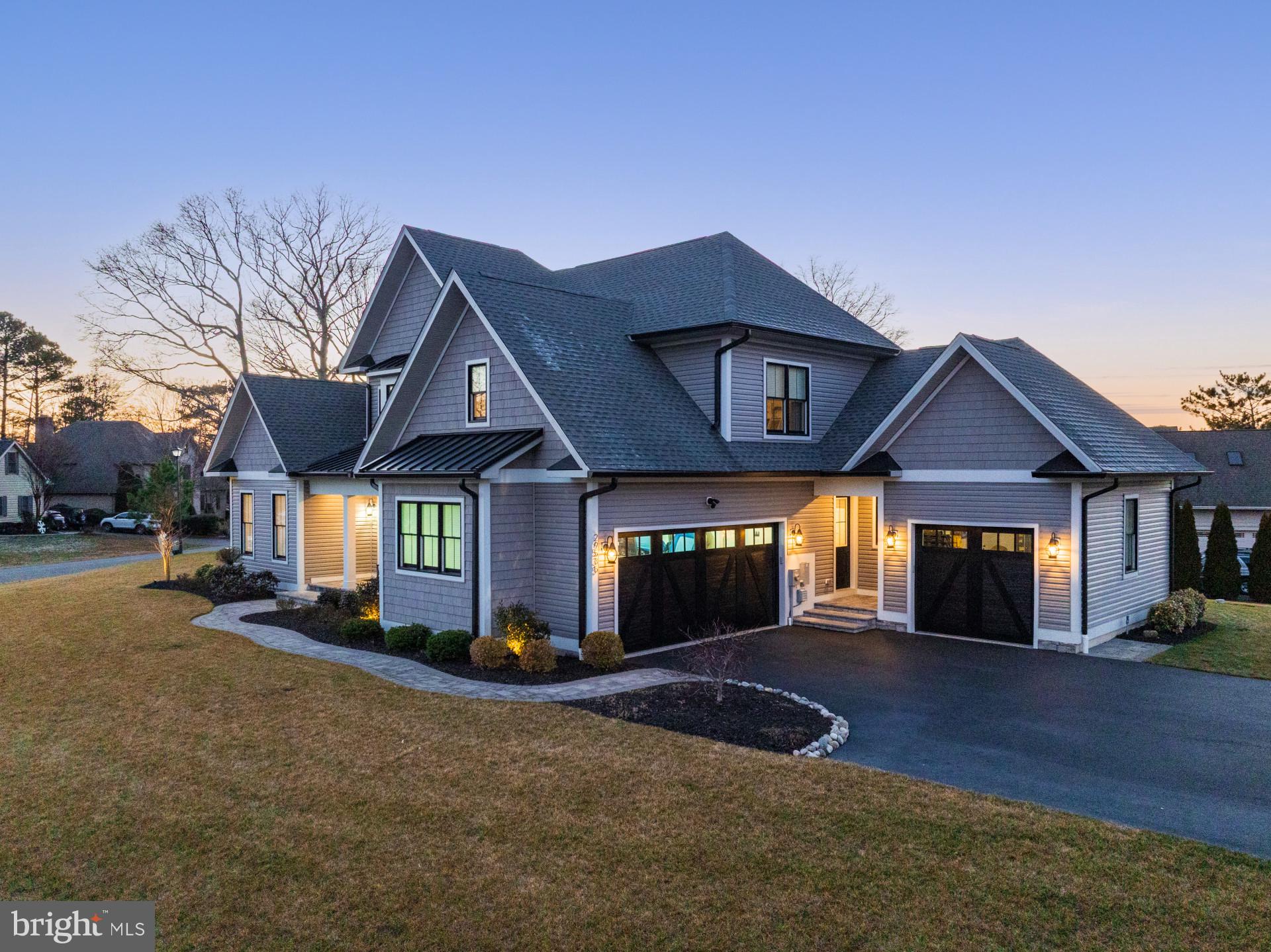 BAY COLONY - Residential