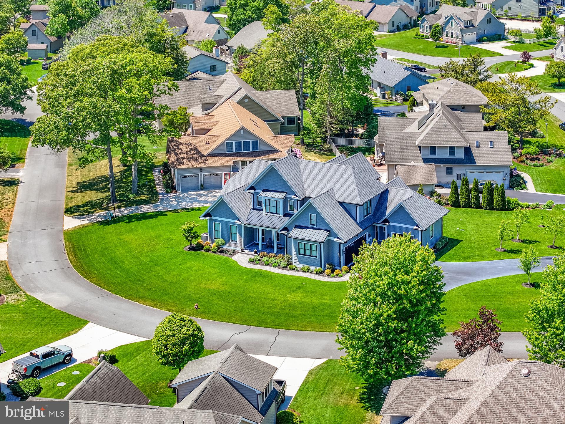 BAY COLONY - Residential
