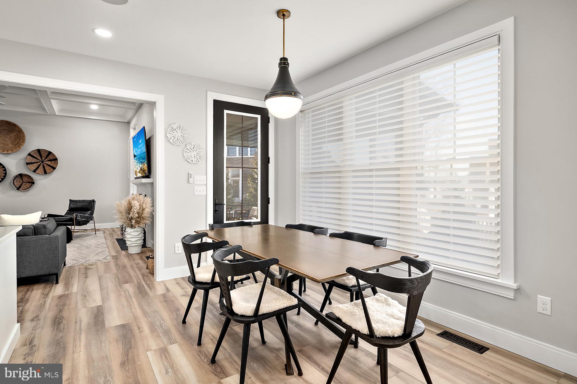 BAY COLONY - Residential