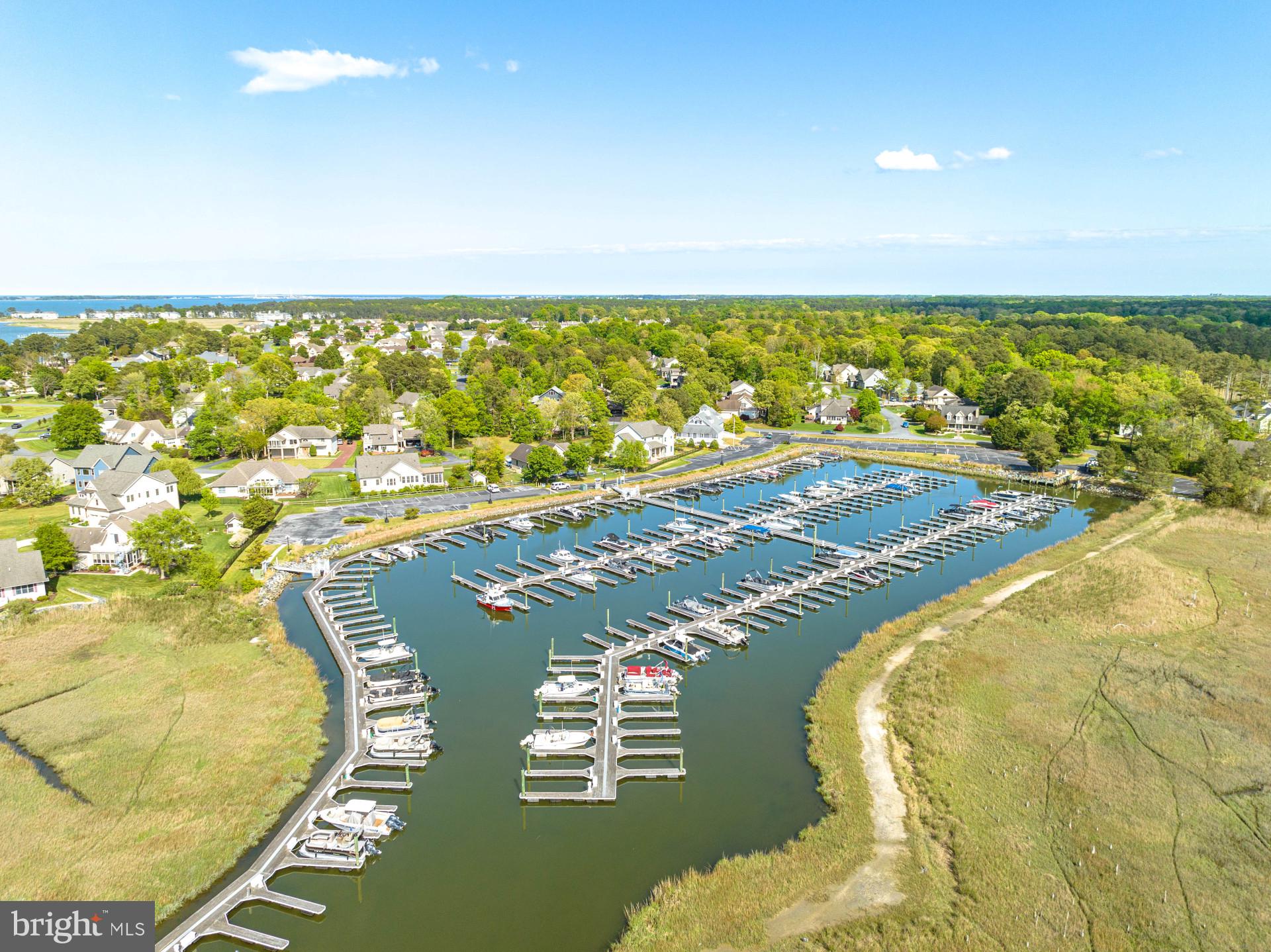 BAY COLONY - Residential