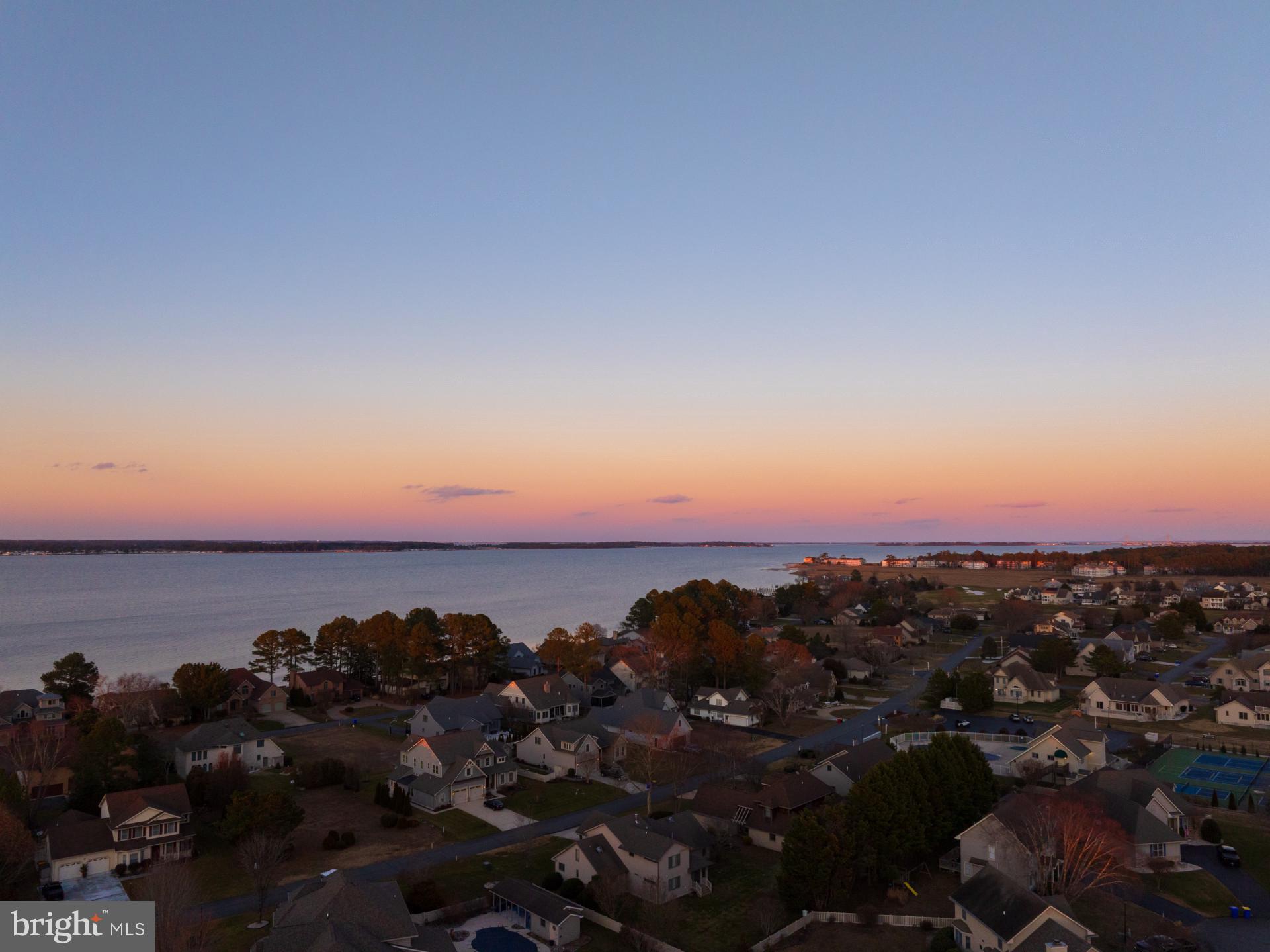 BAY COLONY - Residential