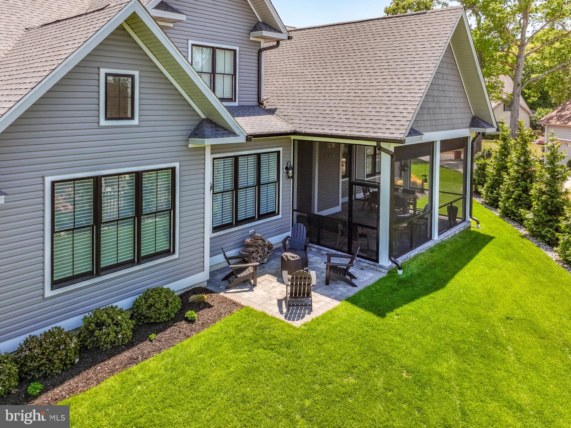 BAY COLONY - Residential