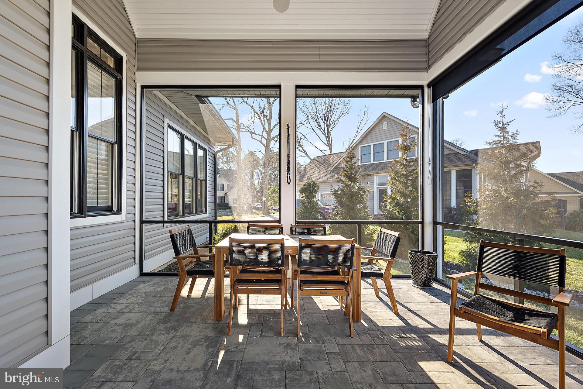 BAY COLONY - Residential