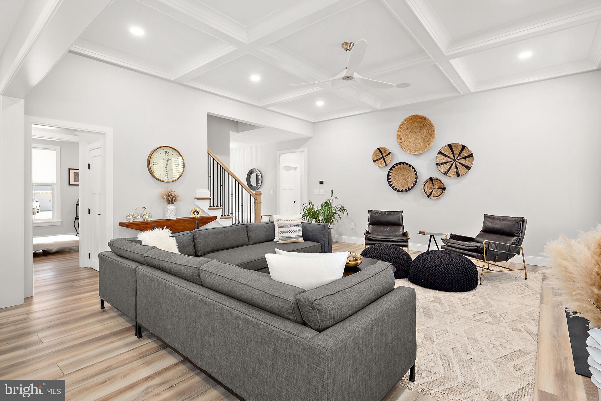 BAY COLONY - Residential