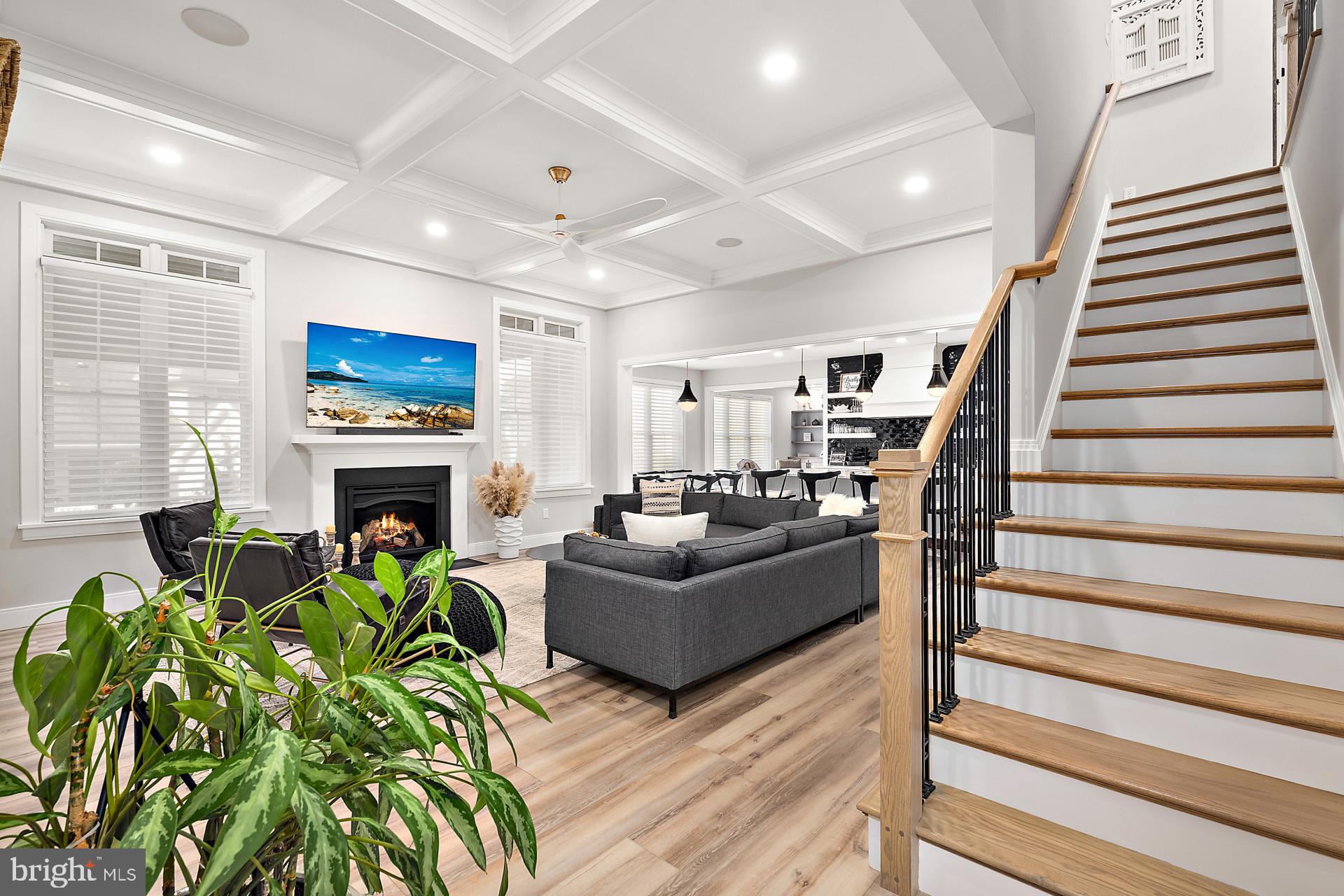 BAY COLONY - Residential