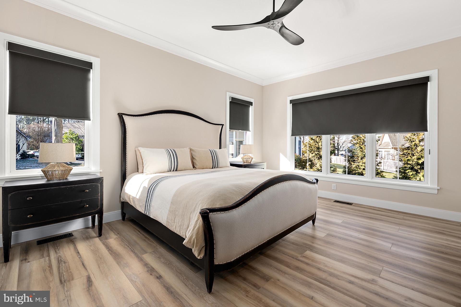 BAY COLONY - Residential